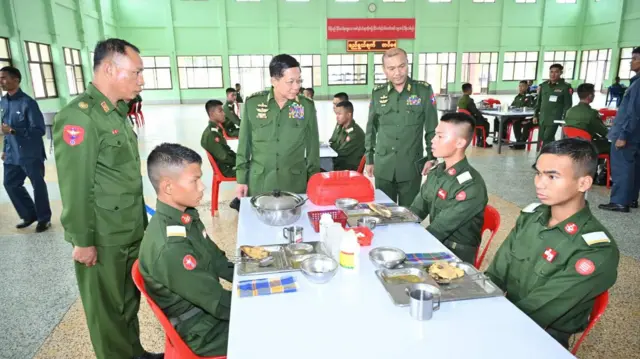 အမှတ်စဉ် (၆၇) စစ်တက္ကသိုလ်ဗိုလ်လောင်းသင်တန်း‌ ရွေးချယ်ရေးပွဲမှာတွေ့ရတဲ့ စစ်ခေါင်းဆောင်