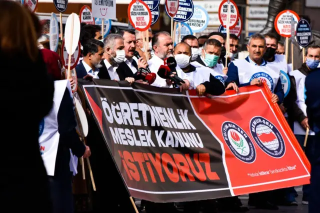 2021 yılında Öğretmenlik Mesleği Kanunu talebiyle protestolar yapılmıştı