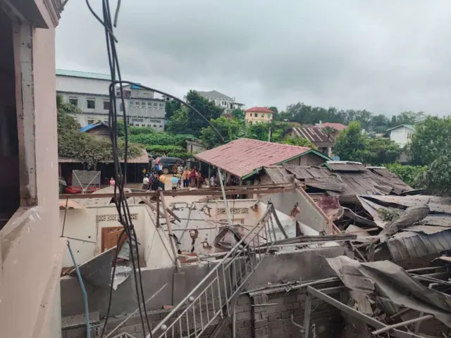 ပြီးခဲ့တဲ့ ဇူလိုင်မှာ လေကြောင်းတိုက်ခိုက်ခံရလို့ လူသေဆုံးတာတွေ ရှိခဲ့တဲ့ ကွတ်ခိုင်မြို့ (ပုံဟောင်း)