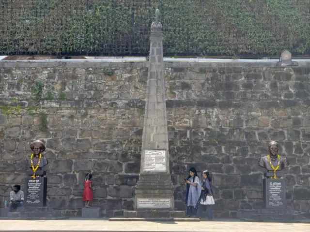 बिंदू चौक पर बनाया गया स्मारक