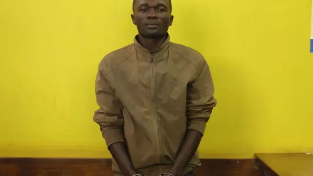 Collins Jumaisi Khalusha yambitswe amapingu