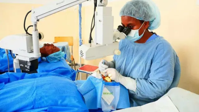 መንገድ በመዘጋቱ እና ትራንስፖርት ማግኘት አስቸጋሪ በመሆኑ ወደ ከፍተኛ የህክምና ተቋማት ለመሄድ ፈታኝ ሆኗል