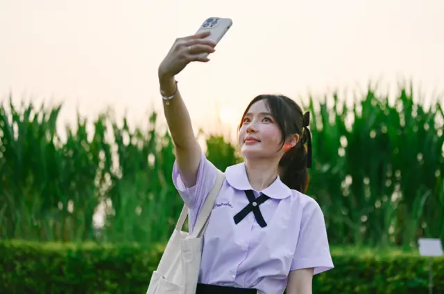 "ชุดนักเรียนไทยดูดีมากเลย”