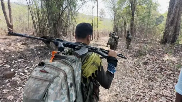 ભારતમાં નક્સલવાદ માઓવાદ સમાપ્તીના આરે, નક્સલવાદીઓ હથિયાર મૂકી દેશે, સંઘર્ષવિરામની અપીલ, નક્સલવાદીઓ અને સરકાર વચ્ચે શાંતિવાર્તા, છત્તીસગઢ ઓડિશા આંધ્ર પ્રદેશ નક્સલવાદ, બીબીસી ગુજરાતી