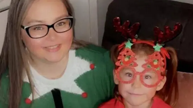 आई, मुलगी, तंत्रज्ञान, कुटुंब