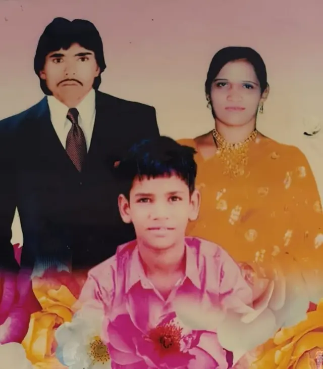રંજનબહેન તેમના પતિ અને બાળક સાથે 