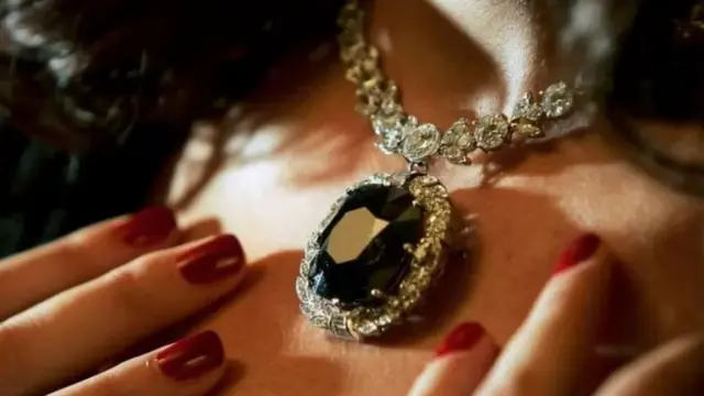 ਸ਼ਰਾਪਿਤ ਕਾਲਾ ਔਰਲਵ ਹੀਰਾ