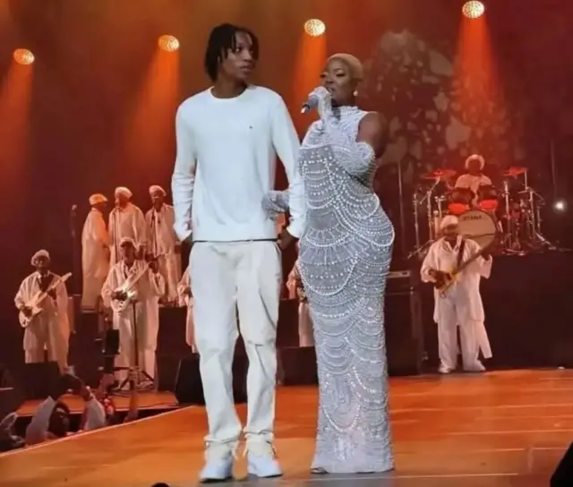 Cindy yabonetse ari kumwe n'umwe mu bahungu ba Koffi