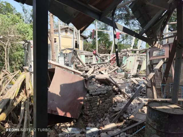 လေကြောင်းပစ်ခတ်ခံရပြီးနောက်ပိုင်း မြင်ရတဲ့ အပျက်စီးတွေ