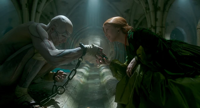 Guillermo del Toro'nun Netflix yapımı Frankenstein uyarlamasında "yaratık" ile Elizabeth'in karşılaşma anı