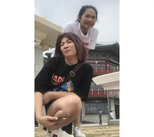 제주항공 2216편 태국인 탑승자 동구마니(왼쪽 아래)와 친척 찰렘신(오른쪽 위)