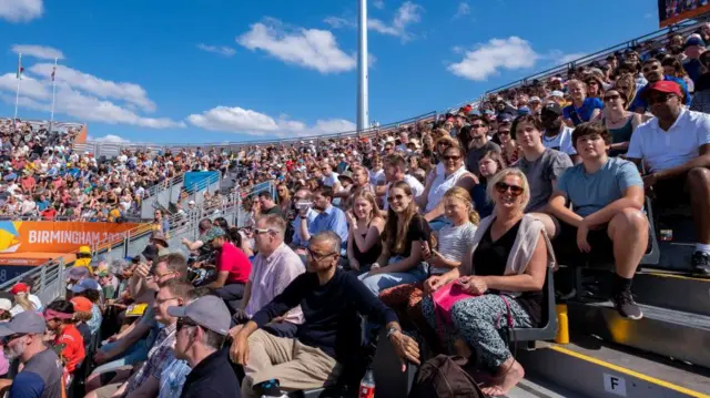২০২২ সালে বার্মিংহাম কমনওয়েলথ গেমসে বিপুল সংখ্যক মানুষ যোগ দিয়েছিলেন