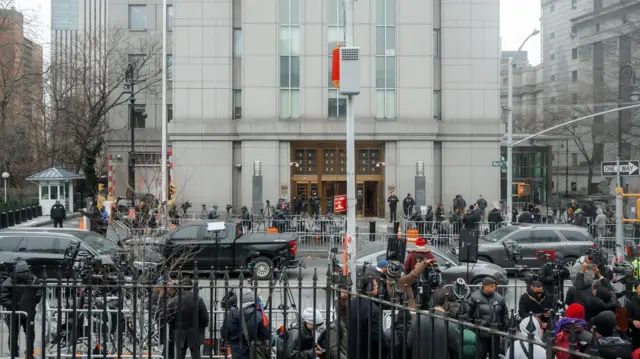 Press and protesters gather outside of the Daniel Patrick Moynihan United States Courthouse, where Venezuelan President Nicolas Maduro is scheduled to be arraigned on drug charges in New York, New York, USA, 05 January 2026