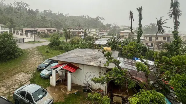 美屬北馬里亞納群島塞班島一處住宅區在巴威逼近前夕天氣轉差(5/7/2026)
