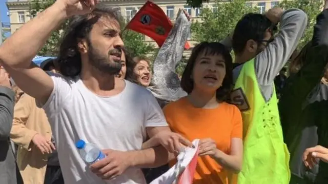 2022-ci ildə Sevinc Vaqifqızı jurnalist Aytən Məmmədovaya və siyasi fəal Bəxtiyar Hacıyevə qarşı hücumlardan sonra hakimiyyət tənqidçilərinə qarşı zorakılığa son qoyulsun və bu zorakılığa yol verənlər cəzalandırılsın tələbiylə keçirilən aksiyada iştirak edir