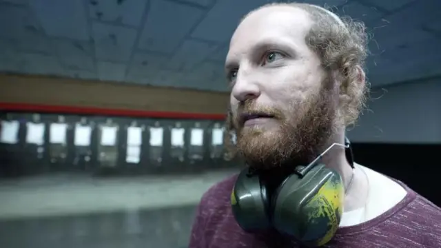 Hosha'aya Volman mengatakan dia membawa senjata agar ia dapat melindungi dirinya dan orang-orang sekitarnya