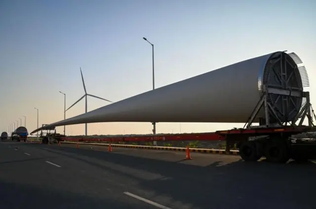 இலங்கை காற்றாலை திட்டம் - ''அதானியின் பாதையில் செல்ல பறவைகளுக்கு பறக்க கற்றுக்கொடுக்க வேண்டும்"