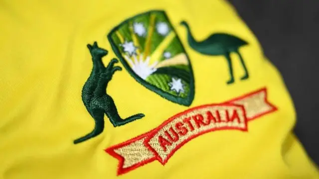 एका कॅफेमध्ये जाताना महिला खेळाडूंसोबत गैरवर्तन झालं.