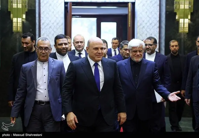 عارف و نخست وزیر روسیه