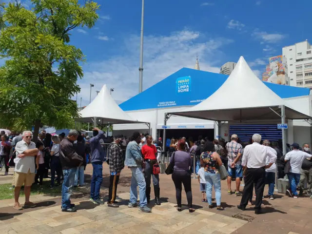 Pessoasbrazino 7fila no Feirão Limpa Nome, evento promovido pela Serasa para renegociaçãobrazino 7dívidasbrazino 7novembrobrazino 72022