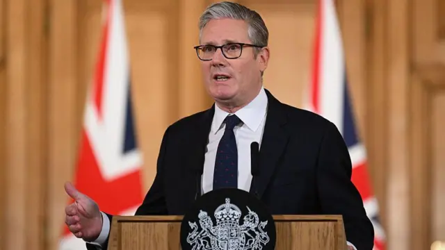 Keir Starmer Praịm Minista mba UK