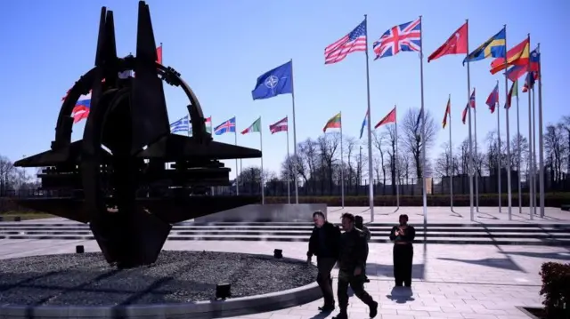 ब्रुसेल्स में नेटो मुख्यालय की तस्वीर