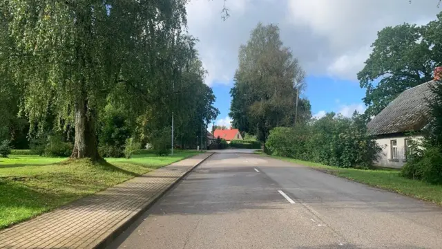 durbe, Jedna od ulica najmanjeg grada Letonije po broju stanovnika