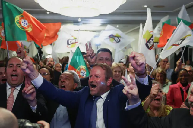 Partidários do Chega comemoram resultado na eleição portuguesa
