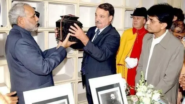 மீட்டு வரப்படும் சத்ரபதி சிவாஜியின் புலி நகம்- வரலாற்றுப் பற்றா? கலாச்சார தேசியவாத அரசியலா?