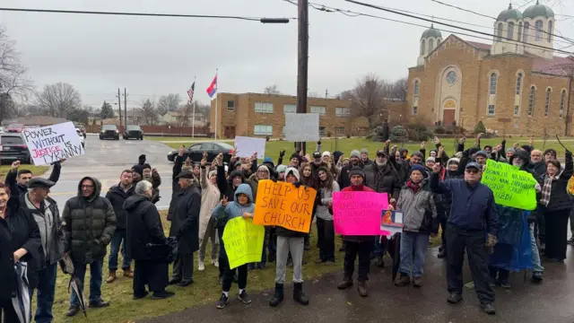 Protest grupe vernika Sabornog hrama Svetog Save u Klivlendu