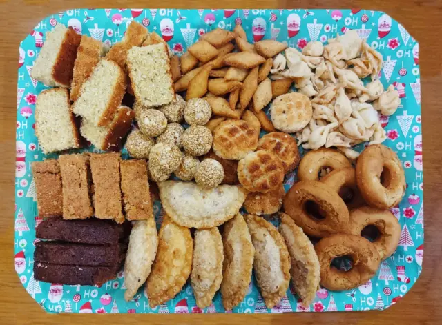 एकदाच खूप जास्त प्रमाणात जेवल्यामुळे आपल्यावर परिणाम का होत नाही?