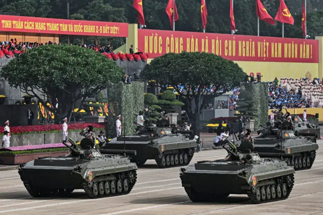 Quân đội Việt Nam phô diễn sức mạnh trong lễ diễu binh dịp 2/9/2025 tại Hà Nội, sự kiện mang về điểm cộng cho Đại tướng Phan Văn Giang trong chính trị Việt Nam