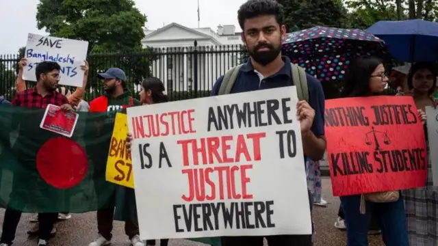 বাংলাদেশে আন্দোলনকারীদের হত্যার প্রতিবাদে অনেক দেশে বিক্ষোভ হয়