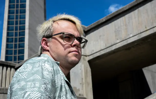 ရုပ်ရှင်ကြောင့် ချက်ကို ပြေးခဲ့ရတဲ့ ပါဗယ် တလန်ကင် 