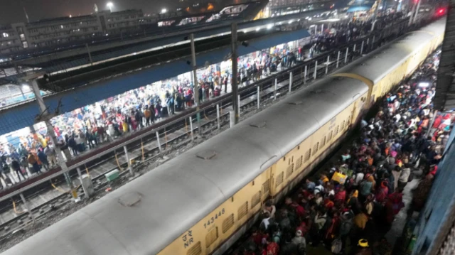 નવીદિલ્હી, રેલવેસ્ટેશન, દિલ્હી, ભાગદોડ, નાસભાગ, કુંભમેળો, બીબીસી ગુજરાતી