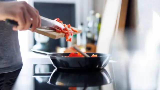 शरीर के साथ दिमाग के लिए भी ज़रूरी है हेल्दी खाना