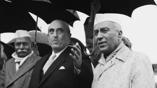 जवाहरलाल नेहरू यांनी 1956 आणि 1960 मध्ये सीरियाचा दौरा केला होता