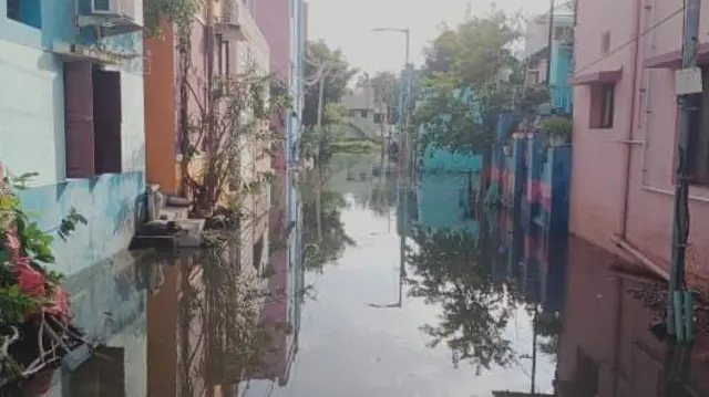 சென்னையிலிருந்து துண்டிக்கப்பட்ட புறநகர் மக்கள் 