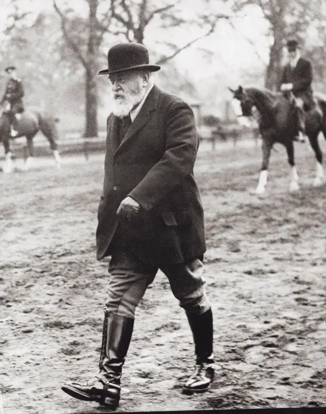 लियोनेल वॉल्टर रोथ्सचाइल्ड