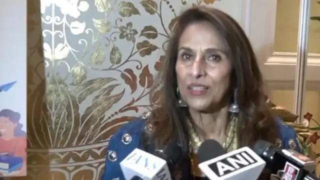 நாவலாசிரியர் ஷோபா டே 