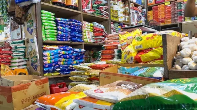 বাজারের নিত্যপ্রয়োজনীয় বহুণ্যই এমন প্লাস্টিকে মোড়া থাকে যা দ্বিতীয়বার ব্যবহার করা যায় না 