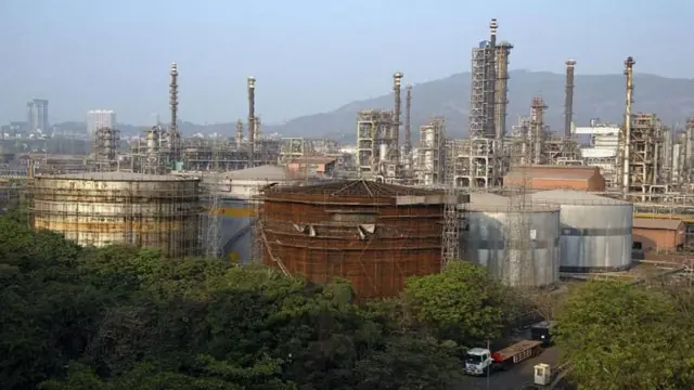 आकडेवारीतून दिसतं की भारतानं रशियाच्या कच्च्या तेलावरील अवलंबित्व कमी केलं आहे