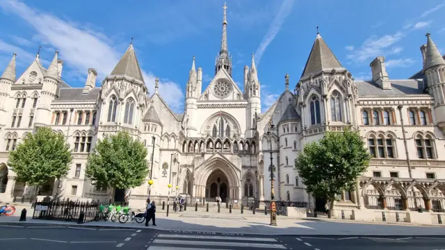 Иск рассматривался в Высоком суде Лондона