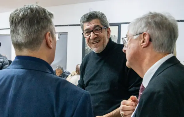 Starmer'ın Galler'deki İslami merkez ziyareti 