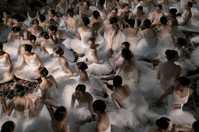 Balerine sede u haljinama