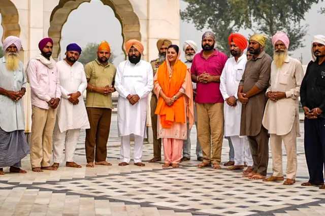 ਗਿੱਦੜਬਾਹਾ 'ਚ ਚੋਣ ਪ੍ਰਚਾਰ ਦੌਰਾਨ ਅਮ੍ਰਿਤਾ ਵੜਿੰਗ