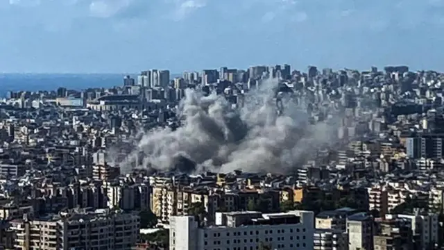 20 सितबंर को हुए इसराइल के हमले के बाद बेरुत शहर से उठता धुंआ