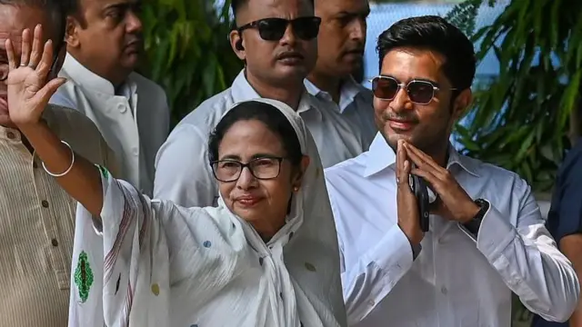 ममता के भतीजे अभिषेक बनर्जी