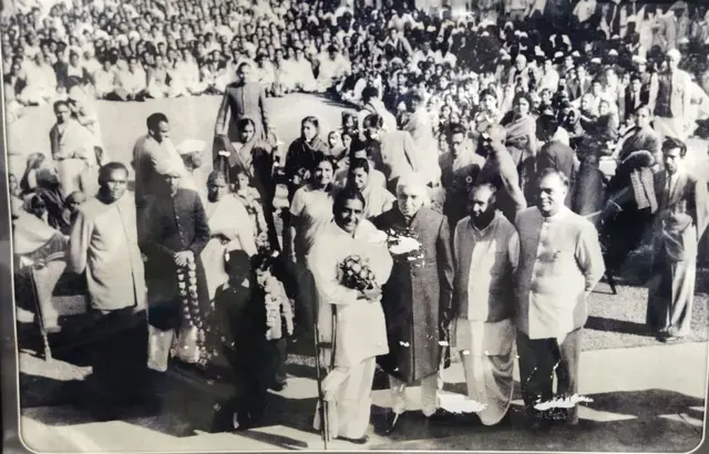 અભરામ ભગત , ભજનિક , ગુજરાત , જેતપુર , સંગીત , કલા , વારસો , ઇતિહાસ, જવાહરલાલ નહેરુ, ગુજરાત , બીબીસી ગુજરાતી