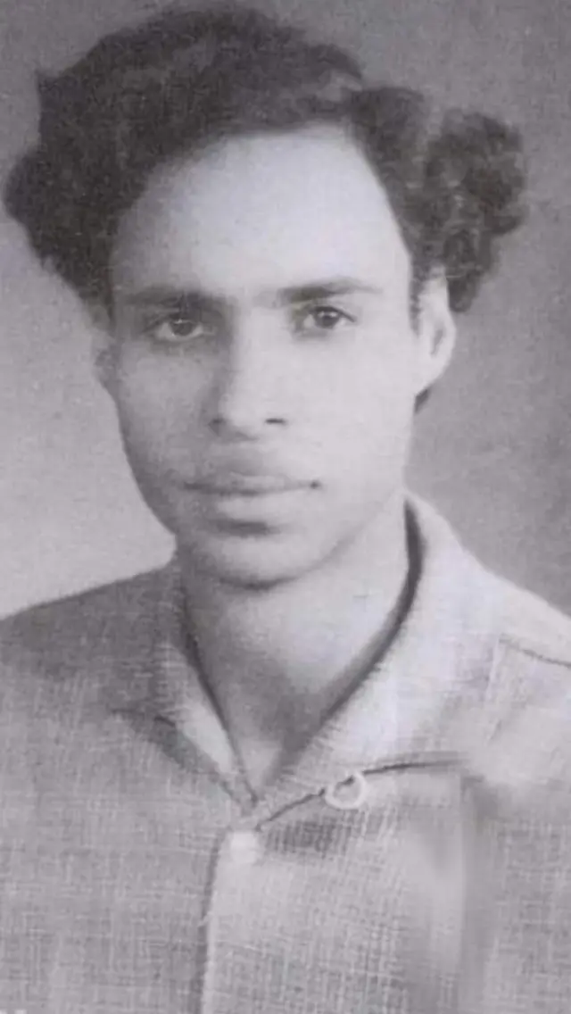 जौन एलिया.